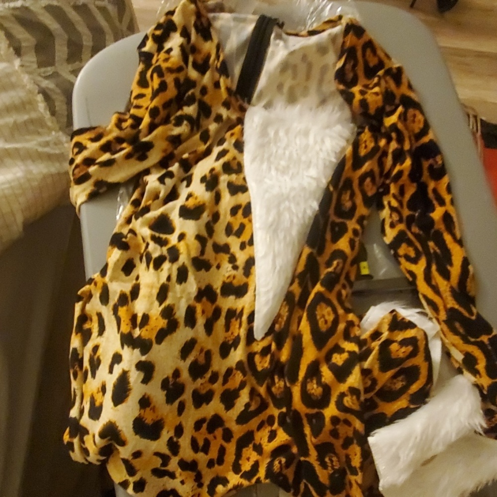Women Costume! Halloween Costume! - Picture 7 of 8